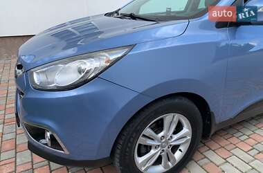 Позашляховик / Кросовер Hyundai ix35 2012 в 
