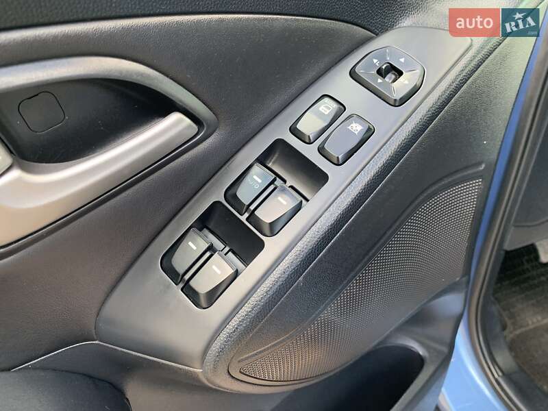 Внедорожник / Кроссовер Hyundai ix35 2012 в Ивано-Франковске