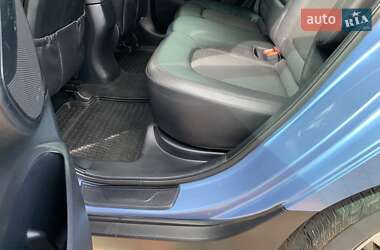 Позашляховик / Кросовер Hyundai ix35 2012 в 