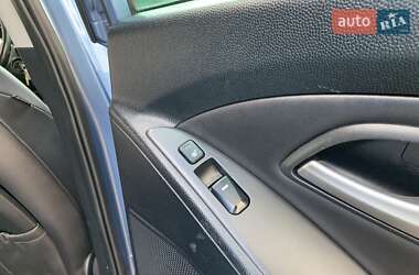 Позашляховик / Кросовер Hyundai ix35 2012 в 