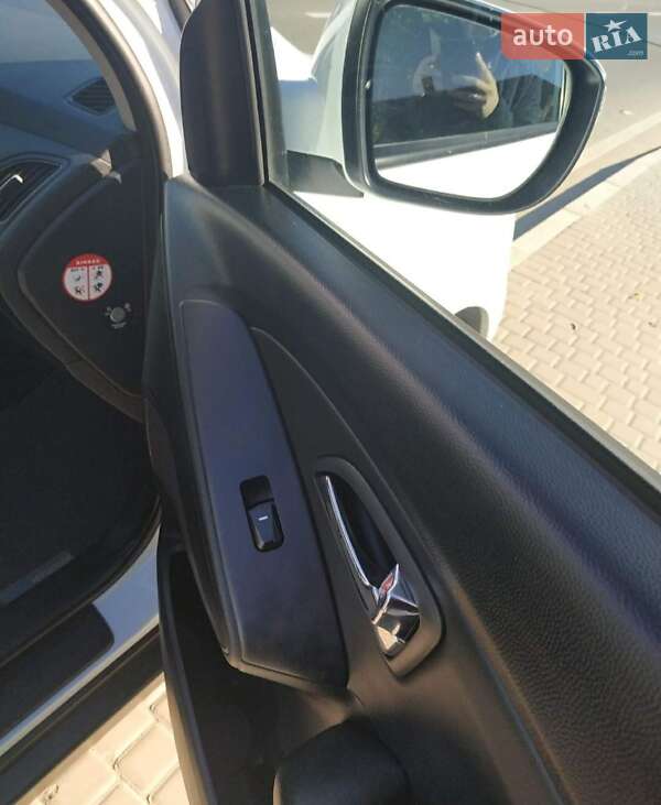 Позашляховик / Кросовер Hyundai ix35 2011 в Городку