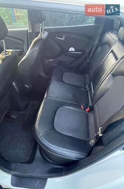 Внедорожник / Кроссовер Hyundai ix35 2011 в 
