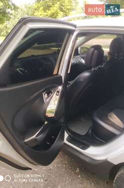 Позашляховик / Кросовер Hyundai ix35 2010 в 