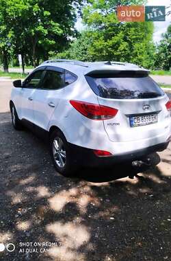 Позашляховик / Кросовер Hyundai ix35 2010 в 