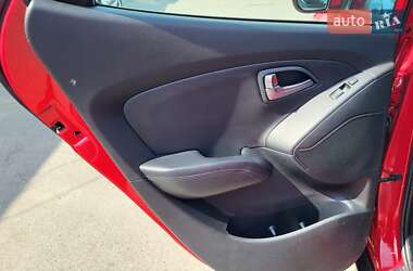 Позашляховик / Кросовер Hyundai ix35 2013 в 