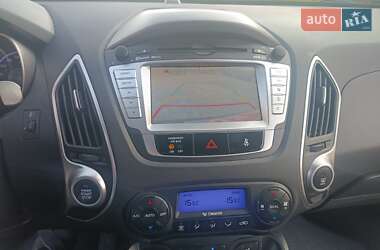 Внедорожник / Кроссовер Hyundai ix35 2013 в 