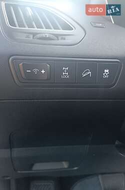Внедорожник / Кроссовер Hyundai ix35 2013 в 