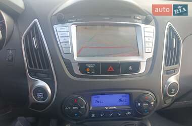 Внедорожник / Кроссовер Hyundai ix35 2013 в 