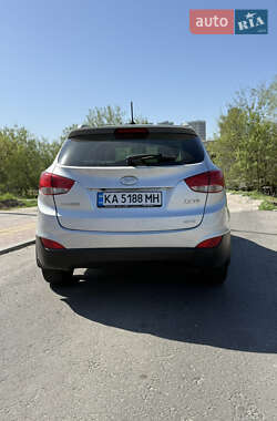 Позашляховик / Кросовер Hyundai ix35 2011 в 