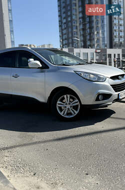 Позашляховик / Кросовер Hyundai ix35 2011 в 