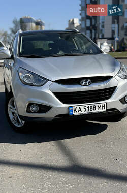 Позашляховик / Кросовер Hyundai ix35 2011 в 