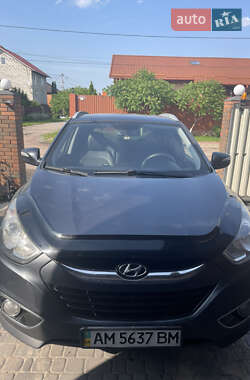 Внедорожник / Кроссовер Hyundai ix35 2010 в 