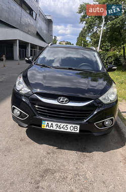 Внедорожник / Кроссовер Hyundai ix35 2012 в 
