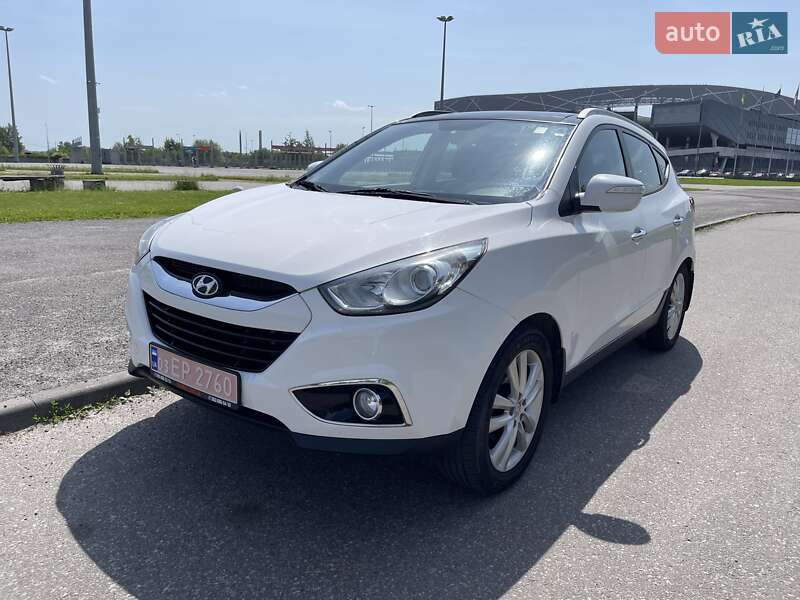 Внедорожник / Кроссовер Hyundai ix35 2011 в 