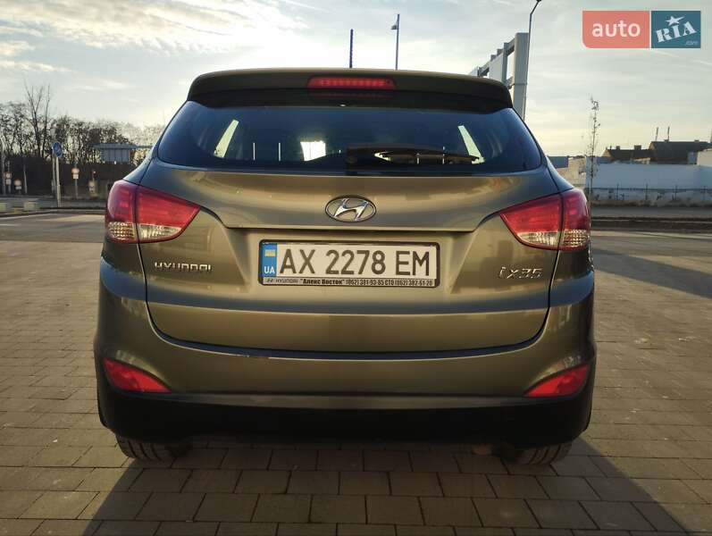 Позашляховик / Кросовер Hyundai ix35 2010 в Львові