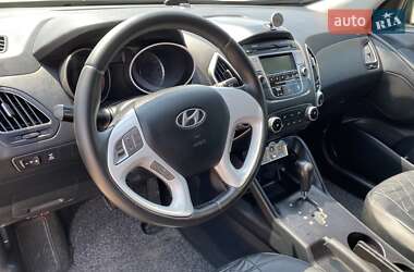 Внедорожник / Кроссовер Hyundai ix35 2012 в 
