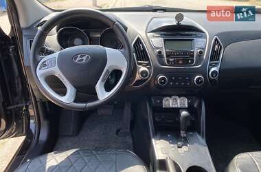 Внедорожник / Кроссовер Hyundai ix35 2012 в 