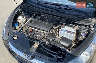 Внедорожник / Кроссовер Hyundai ix35 2012 в 