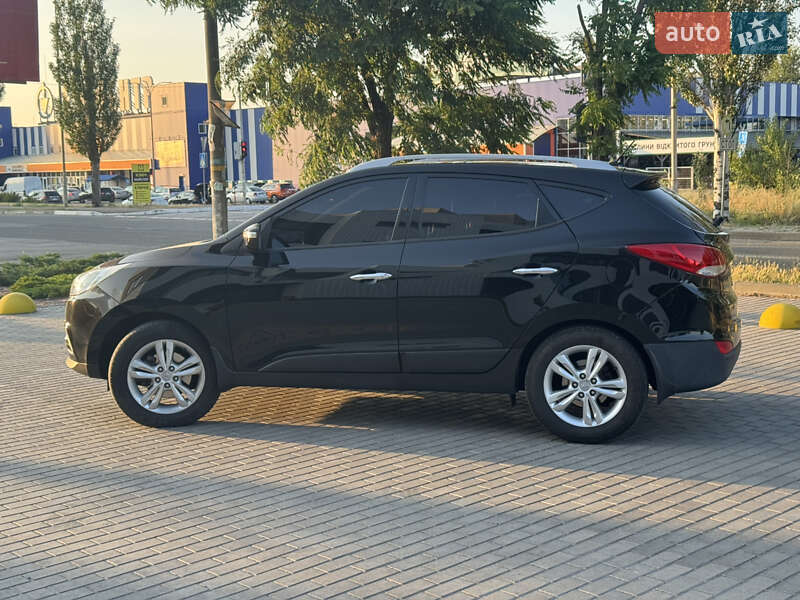 Позашляховик / Кросовер Hyundai ix35 2010 в Кам'янському