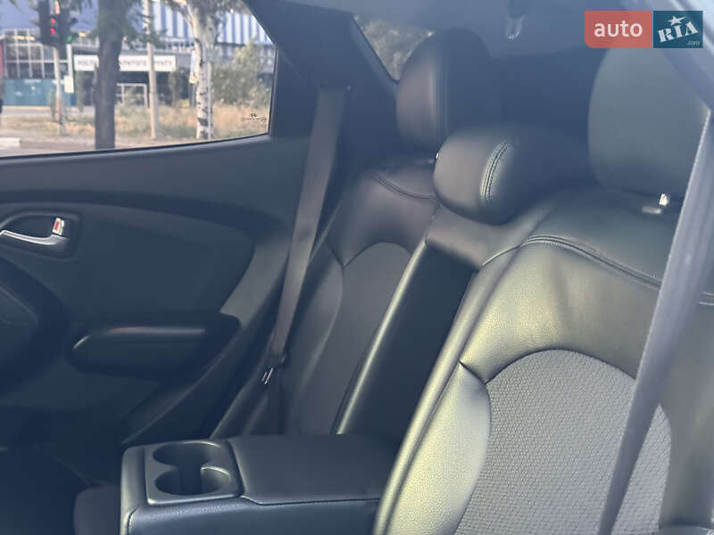 Позашляховик / Кросовер Hyundai ix35 2010 в Кам'янському