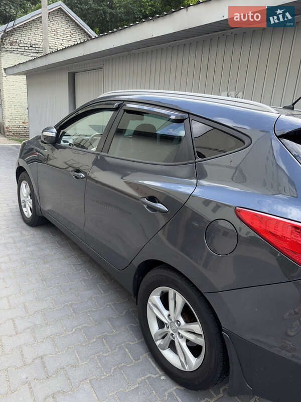 Позашляховик / Кросовер Hyundai ix35 2010 в Харкові