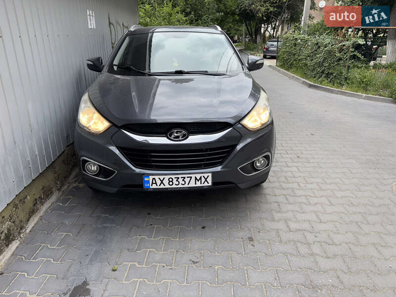 Позашляховик / Кросовер Hyundai ix35 2010 в Харкові