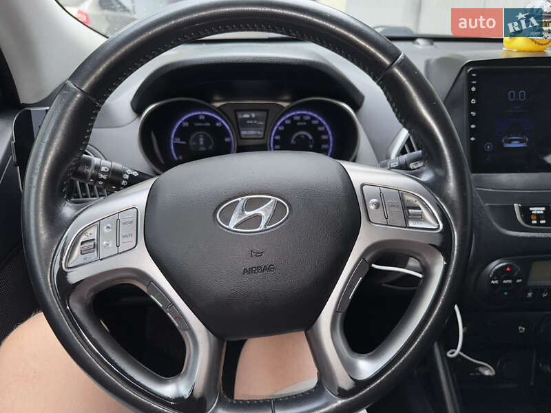 Позашляховик / Кросовер Hyundai ix35 2010 в Харкові