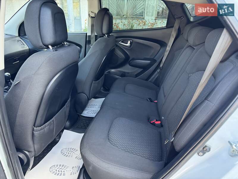 Позашляховик / Кросовер Hyundai ix35 2010 в Сумах