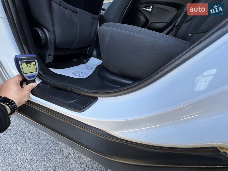 Позашляховик / Кросовер Hyundai ix35 2010 в Сумах