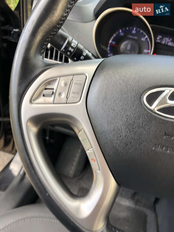 Позашляховик / Кросовер Hyundai ix35 2010 в Рівному