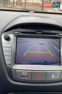 Позашляховик / Кросовер Hyundai ix35 2014 в 