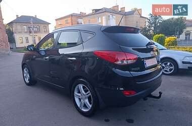 Внедорожник / Кроссовер Hyundai ix35 2010 в 