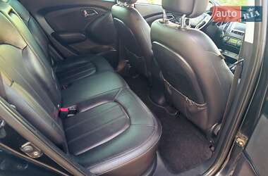 Внедорожник / Кроссовер Hyundai ix35 2010 в 
