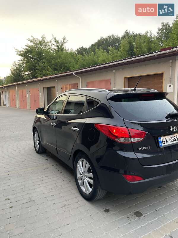 Внедорожник / Кроссовер Hyundai ix35 2010 в Каменец-Подольском