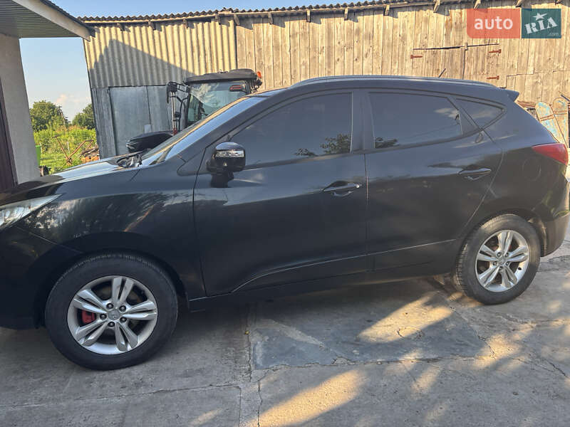 Внедорожник / Кроссовер Hyundai ix35 2011 в Старой Синяве