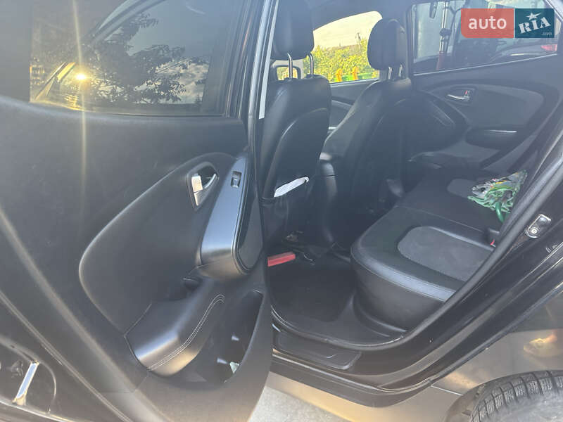 Внедорожник / Кроссовер Hyundai ix35 2011 в Старой Синяве