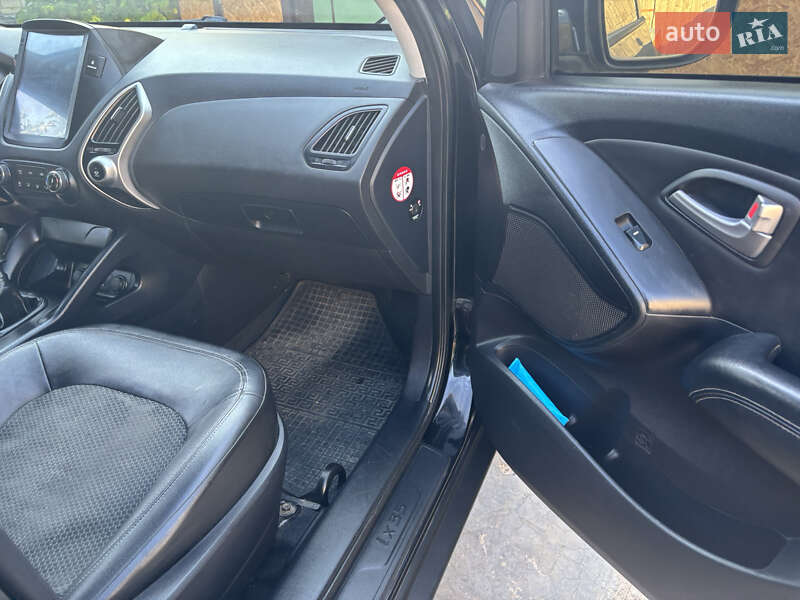 Внедорожник / Кроссовер Hyundai ix35 2011 в Старой Синяве