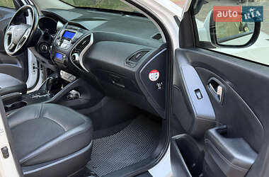 Позашляховик / Кросовер Hyundai ix35 2013 в 