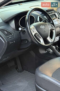 Позашляховик / Кросовер Hyundai ix35 2013 в 