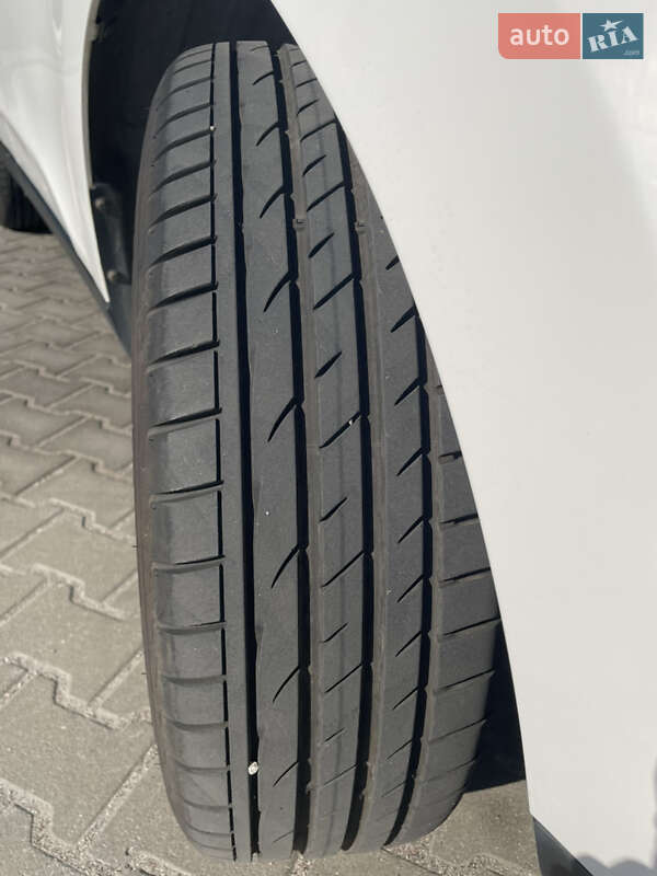 Позашляховик / Кросовер Hyundai ix35 2011 в Вишневому