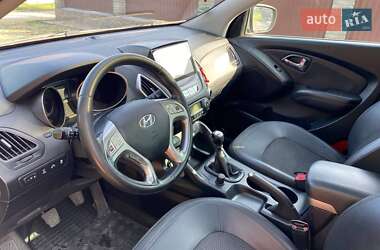 Внедорожник / Кроссовер Hyundai ix35 2010 в 