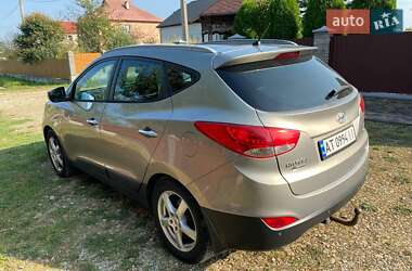 Внедорожник / Кроссовер Hyundai ix35 2010 в 