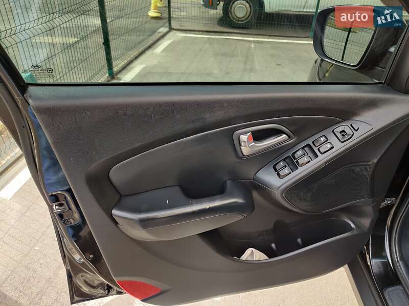 Внедорожник / Кроссовер Hyundai ix35 2011 в Киеве фото 35 Внедорожник / Кроссовер Hyundai ix35 2011 в Киеве