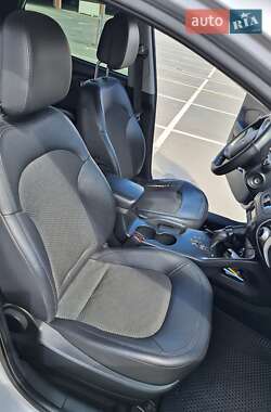 Внедорожник / Кроссовер Hyundai ix35 2010 в 