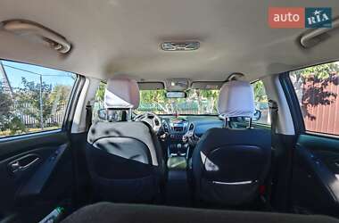 Внедорожник / Кроссовер Hyundai ix35 2010 в 