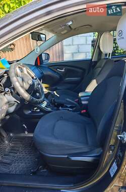 Внедорожник / Кроссовер Hyundai ix35 2010 в 
