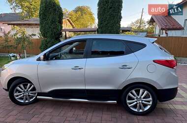 Внедорожник / Кроссовер Hyundai ix35 2010 в 