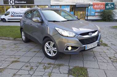 Позашляховик / Кросовер Hyundai ix35 2012 в 