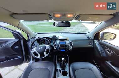 Позашляховик / Кросовер Hyundai ix35 2012 в 