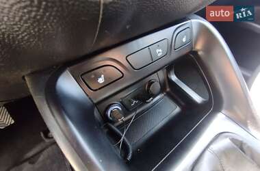 Позашляховик / Кросовер Hyundai ix35 2012 в 